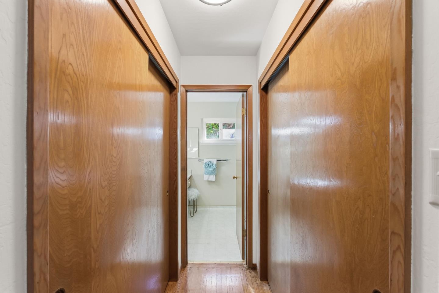 Detail Gallery Image 25 of 41 For 255 E Oakwood Blvd, Redwood City,  CA 94061 - 3 Beds | 2 Baths