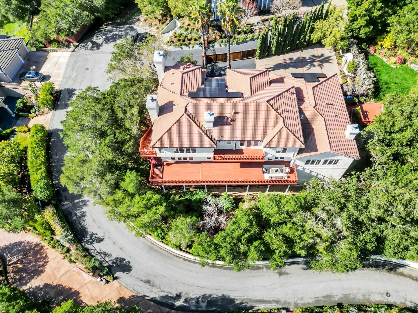 Detail Gallery Image 131 of 196 For 222 Oakley Ave, San Carlos,  CA 94070 - 5 Beds | 5 Baths