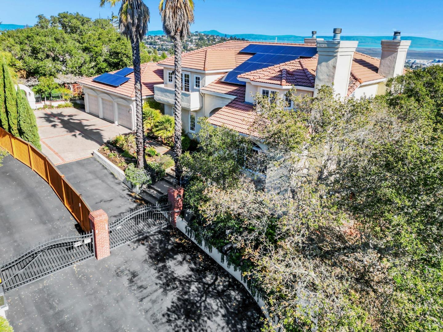 Detail Gallery Image 159 of 196 For 222 Oakley Ave, San Carlos,  CA 94070 - 5 Beds | 5 Baths