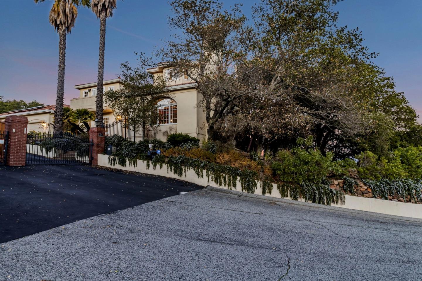 Detail Gallery Image 174 of 196 For 222 Oakley Ave, San Carlos,  CA 94070 - 5 Beds | 5 Baths