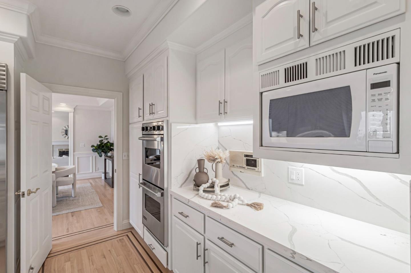 Detail Gallery Image 24 of 196 For 222 Oakley Ave, San Carlos,  CA 94070 - 5 Beds | 5 Baths