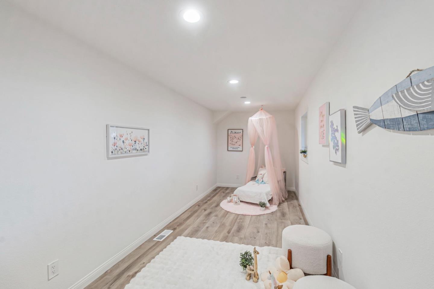 222 Oakley Avenue, San Carlos, CA, 94070