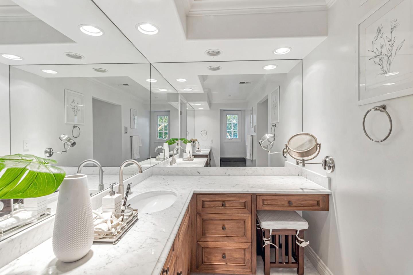 Detail Gallery Image 85 of 196 For 222 Oakley Ave, San Carlos,  CA 94070 - 5 Beds | 5 Baths