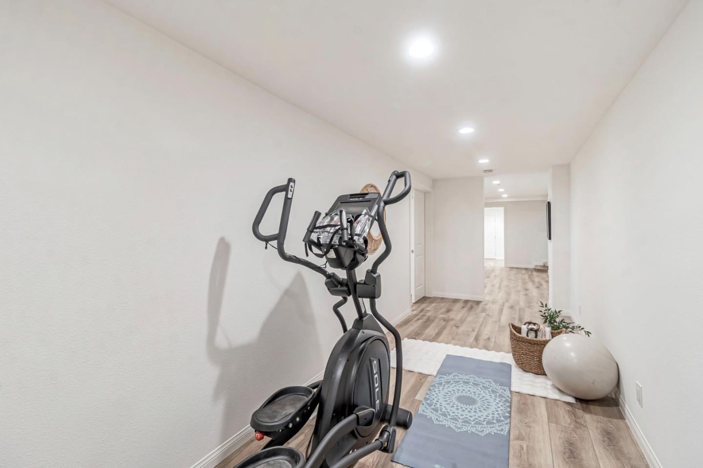 222 Oakley Avenue, San Carlos, CA, 94070