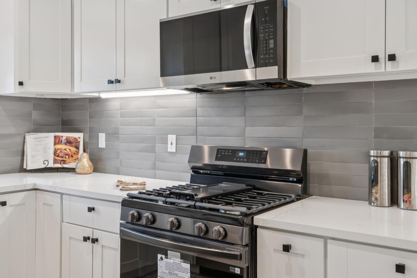 Detail Gallery Image 16 of 73 For 15675 Liberty St, San Leandro,  CA 94578 - 3 Beds | 2/1 Baths