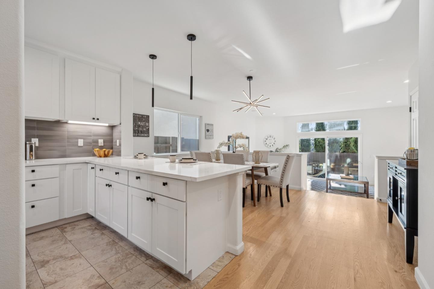 Detail Gallery Image 7 of 73 For 15675 Liberty St, San Leandro,  CA 94578 - 3 Beds | 2/1 Baths