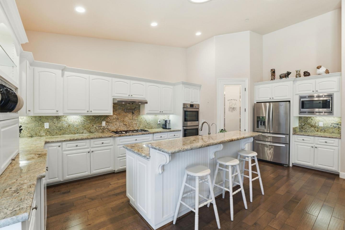 Detail Gallery Image 11 of 41 For 30 Tyler Ct, Hollister,  CA 95023 - 4 Beds | 3 Baths