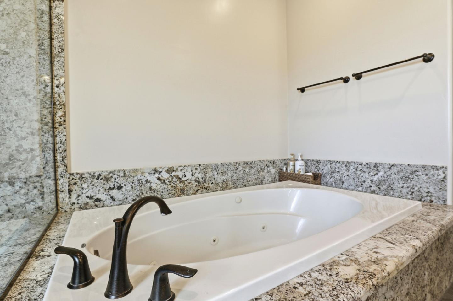 Detail Gallery Image 21 of 41 For 30 Tyler Ct, Hollister,  CA 95023 - 4 Beds | 3 Baths