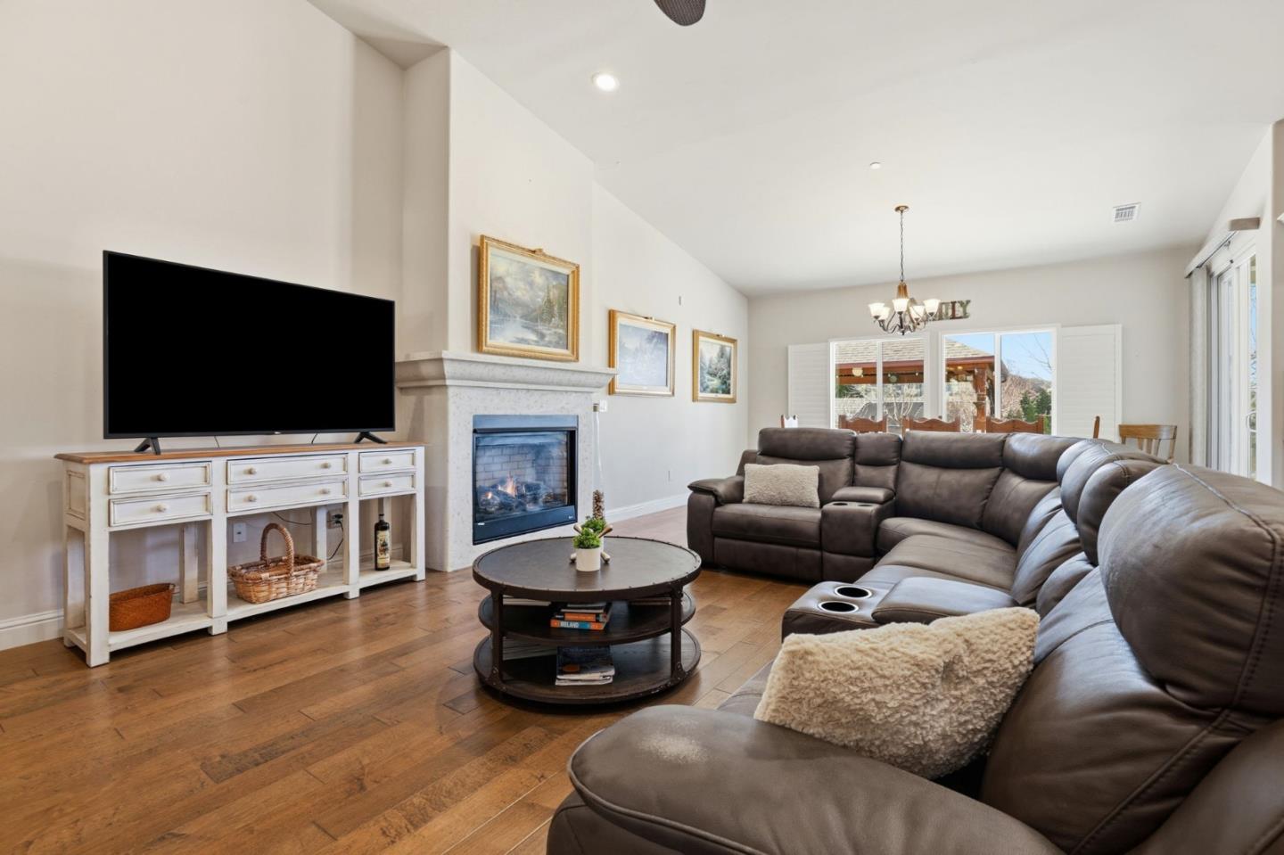 Detail Gallery Image 8 of 41 For 30 Tyler Ct, Hollister,  CA 95023 - 4 Beds | 3 Baths