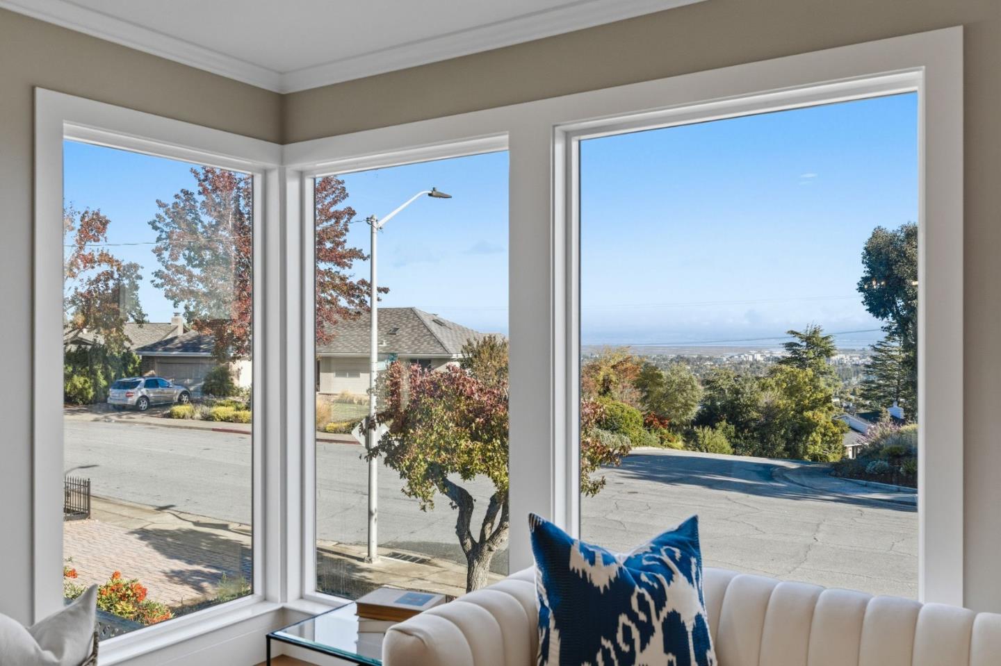 Detail Gallery Image 10 of 34 For 1104 Eden Bower Ln, Redwood City,  CA 94061 - 4 Beds | 3 Baths