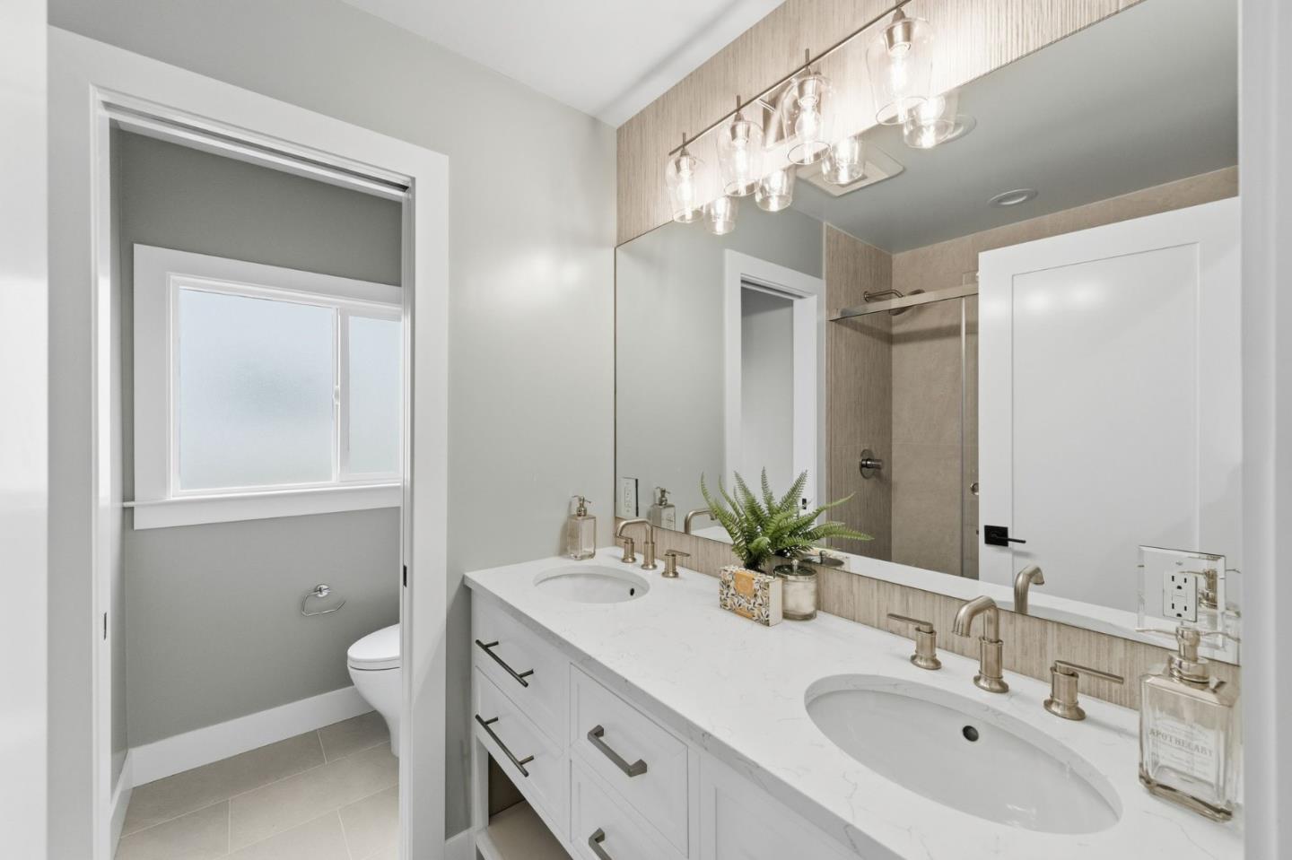 Detail Gallery Image 17 of 34 For 1104 Eden Bower Ln, Redwood City,  CA 94061 - 4 Beds | 3 Baths