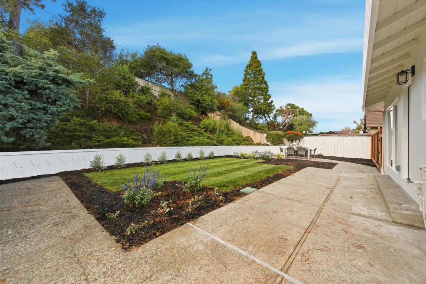 Detail Gallery Image 25 of 34 For 1104 Eden Bower Ln, Redwood City,  CA 94061 - 4 Beds | 3 Baths