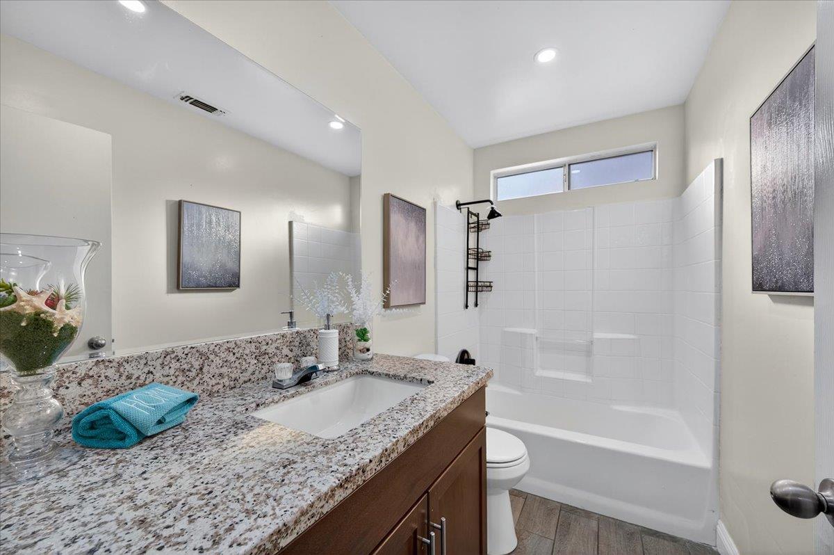 Detail Gallery Image 10 of 15 For 4639 W Saginaw Way, Fresno,  CA 93722 - 3 Beds | 2/1 Baths
