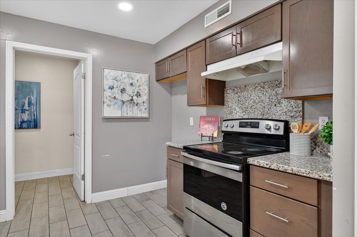 Detail Gallery Image 4 of 15 For 4639 W Saginaw Way, Fresno,  CA 93722 - 3 Beds | 2/1 Baths