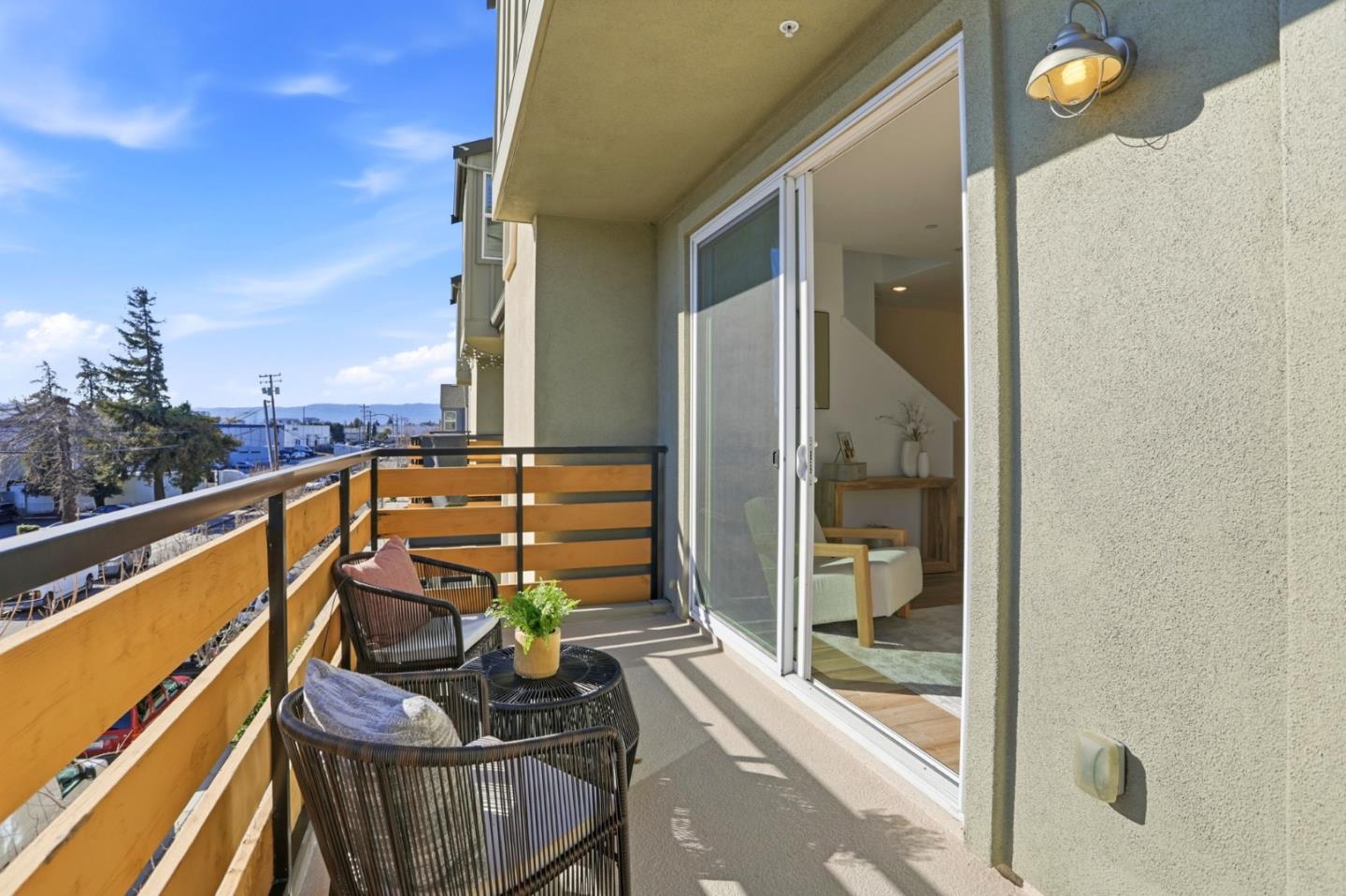 Detail Gallery Image 15 of 31 For 1927 Dobbin Dr, San Jose,  CA 95133 - 3 Beds | 3 Baths