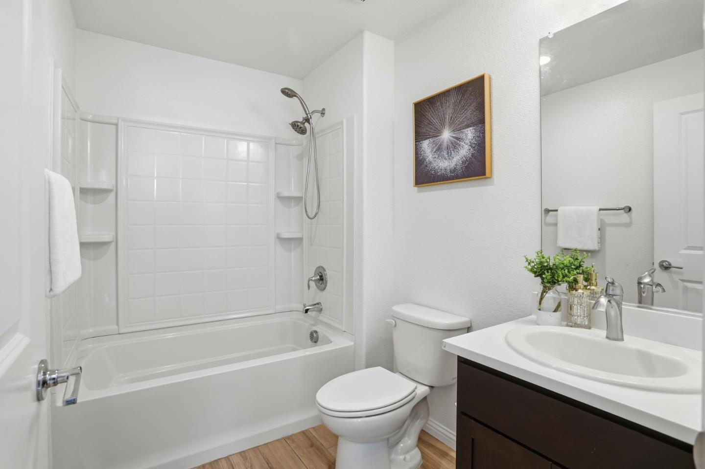 Detail Gallery Image 16 of 31 For 1927 Dobbin Dr, San Jose,  CA 95133 - 3 Beds | 3 Baths