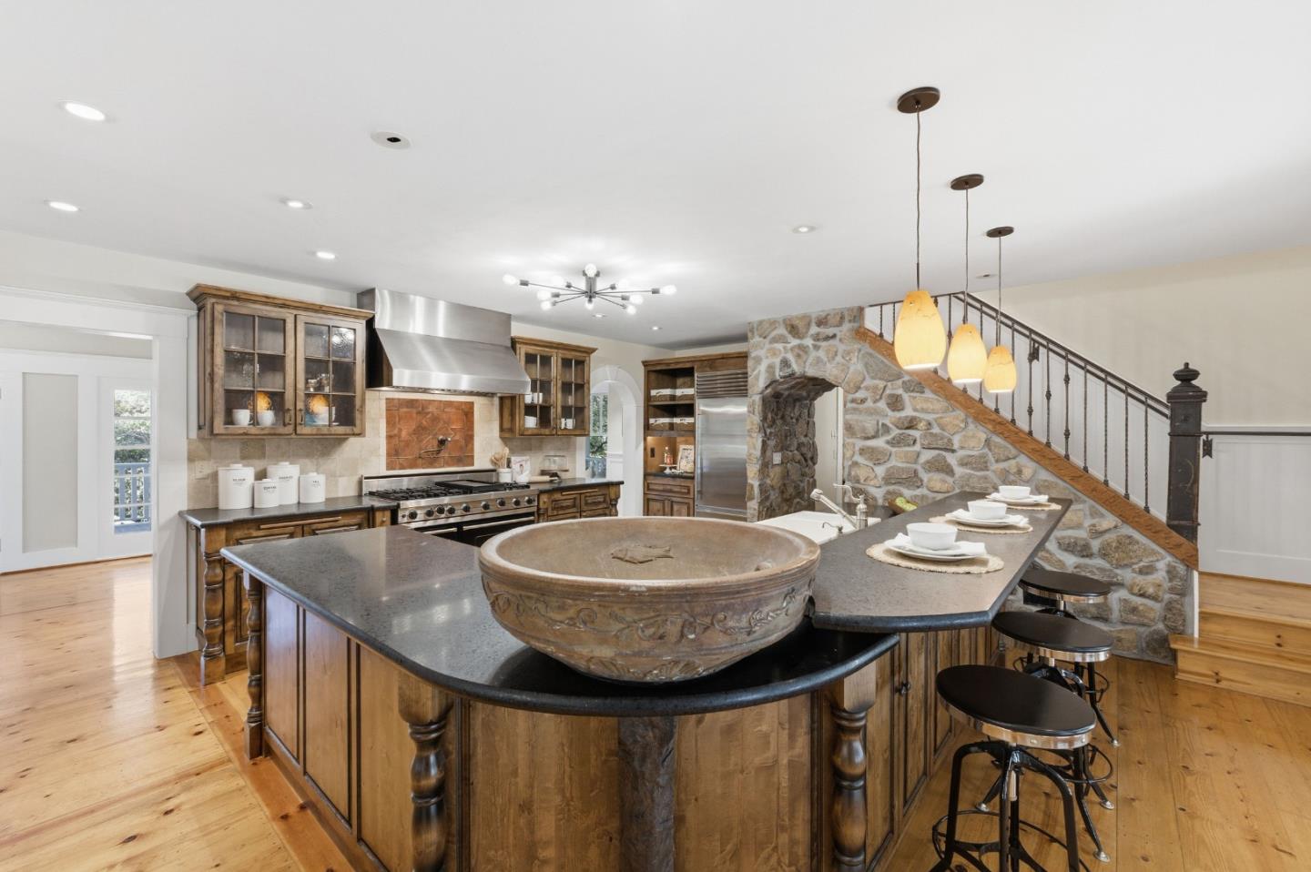 Detail Gallery Image 16 of 90 For 1353 Edgewood Rd, Redwood City,  CA 94062 - 6 Beds | 6/1 Baths