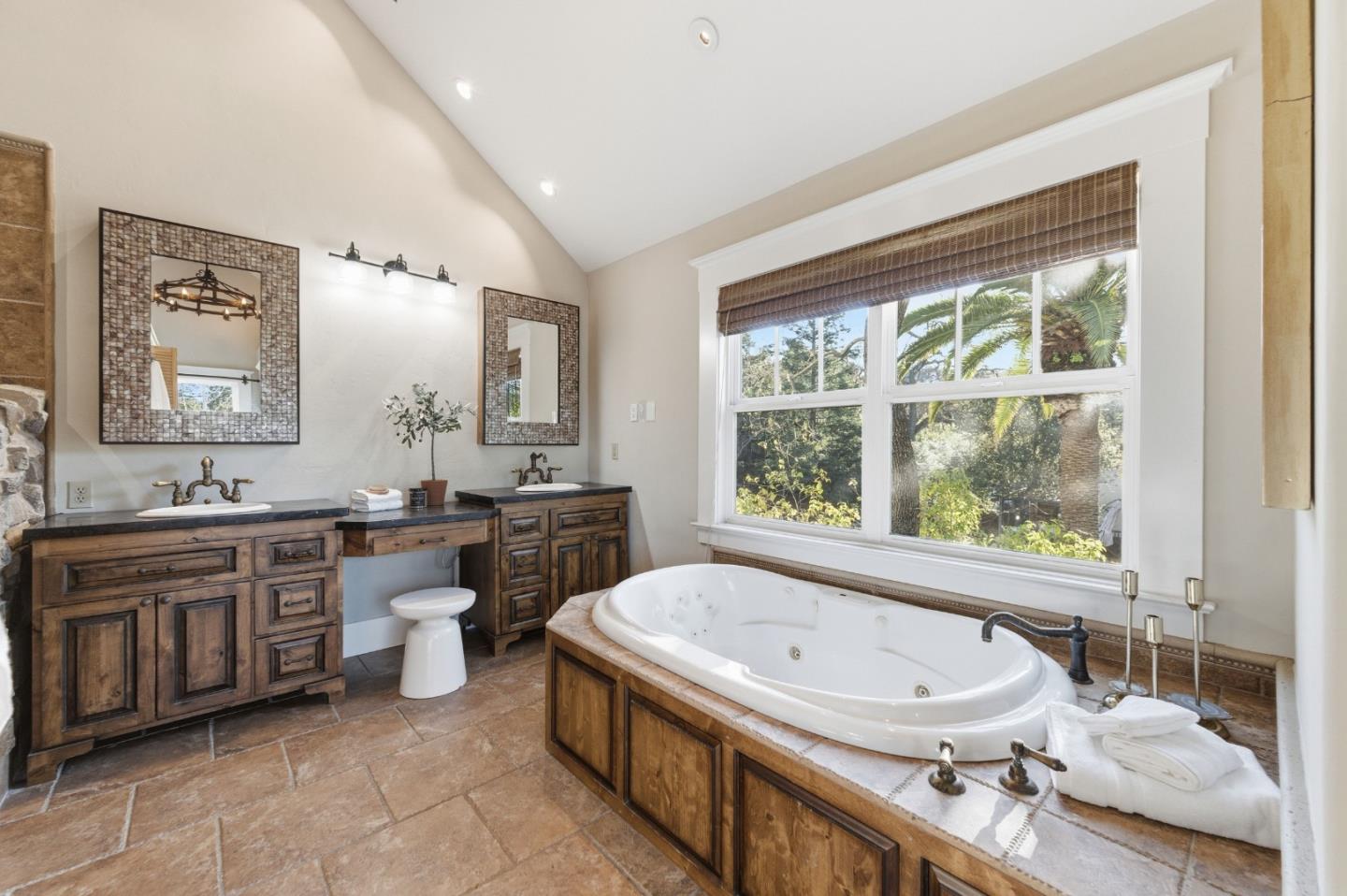 Detail Gallery Image 30 of 90 For 1353 Edgewood Rd, Redwood City,  CA 94062 - 6 Beds | 6/1 Baths