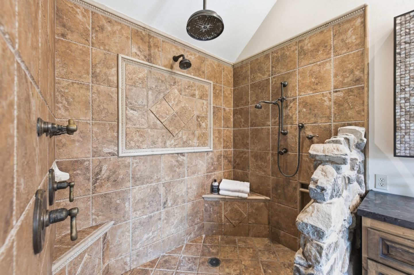 Detail Gallery Image 32 of 90 For 1353 Edgewood Rd, Redwood City,  CA 94062 - 6 Beds | 6/1 Baths