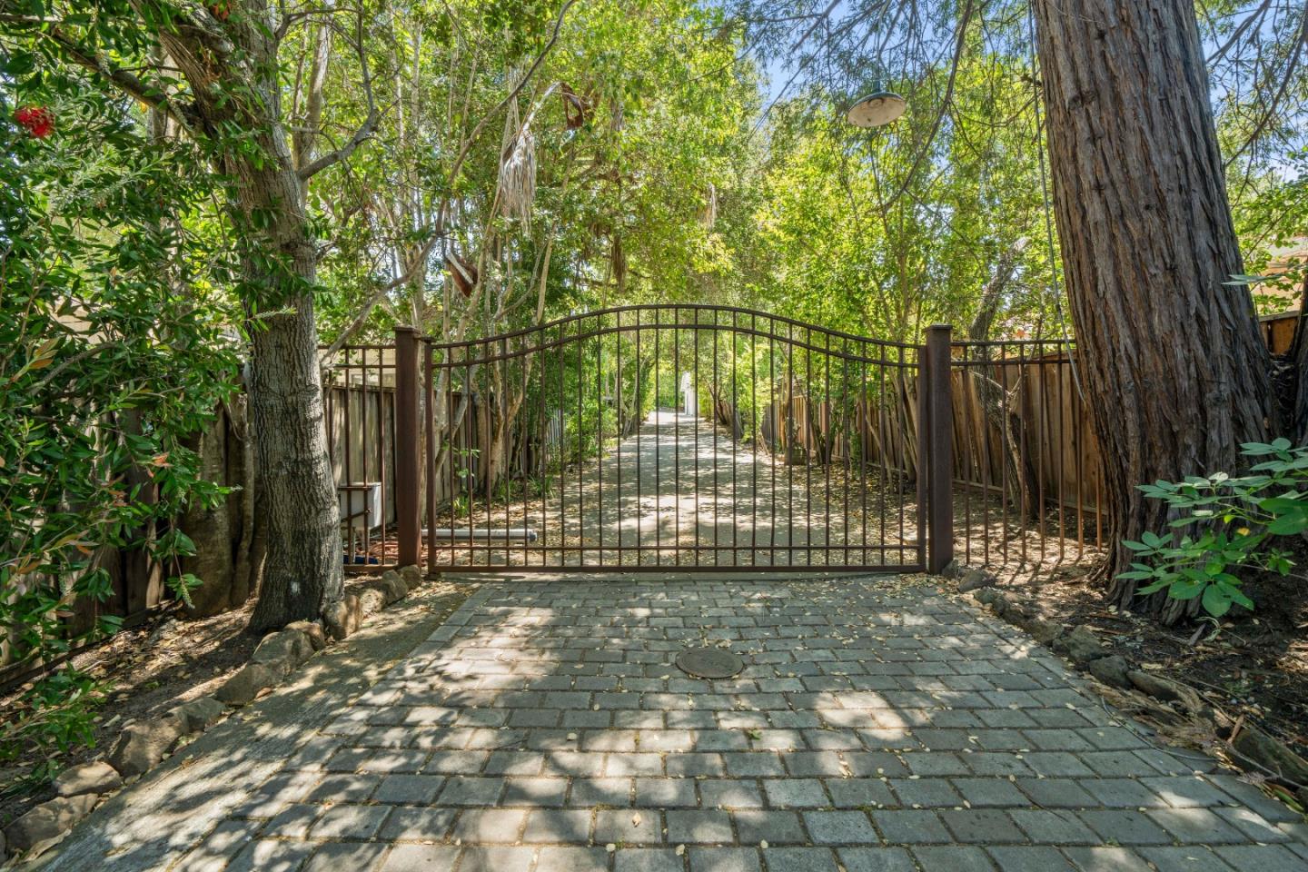 Detail Gallery Image 80 of 90 For 1353 Edgewood Rd, Redwood City,  CA 94062 - 6 Beds | 6/1 Baths