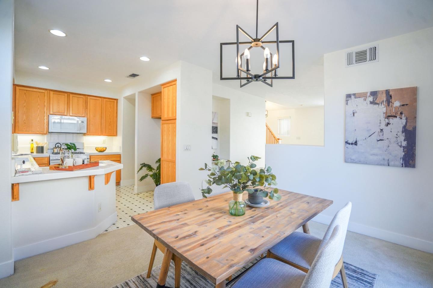 Detail Gallery Image 12 of 41 For 2299 Woodset Dr, San Jose,  CA 95116 - 3 Beds | 2/1 Baths