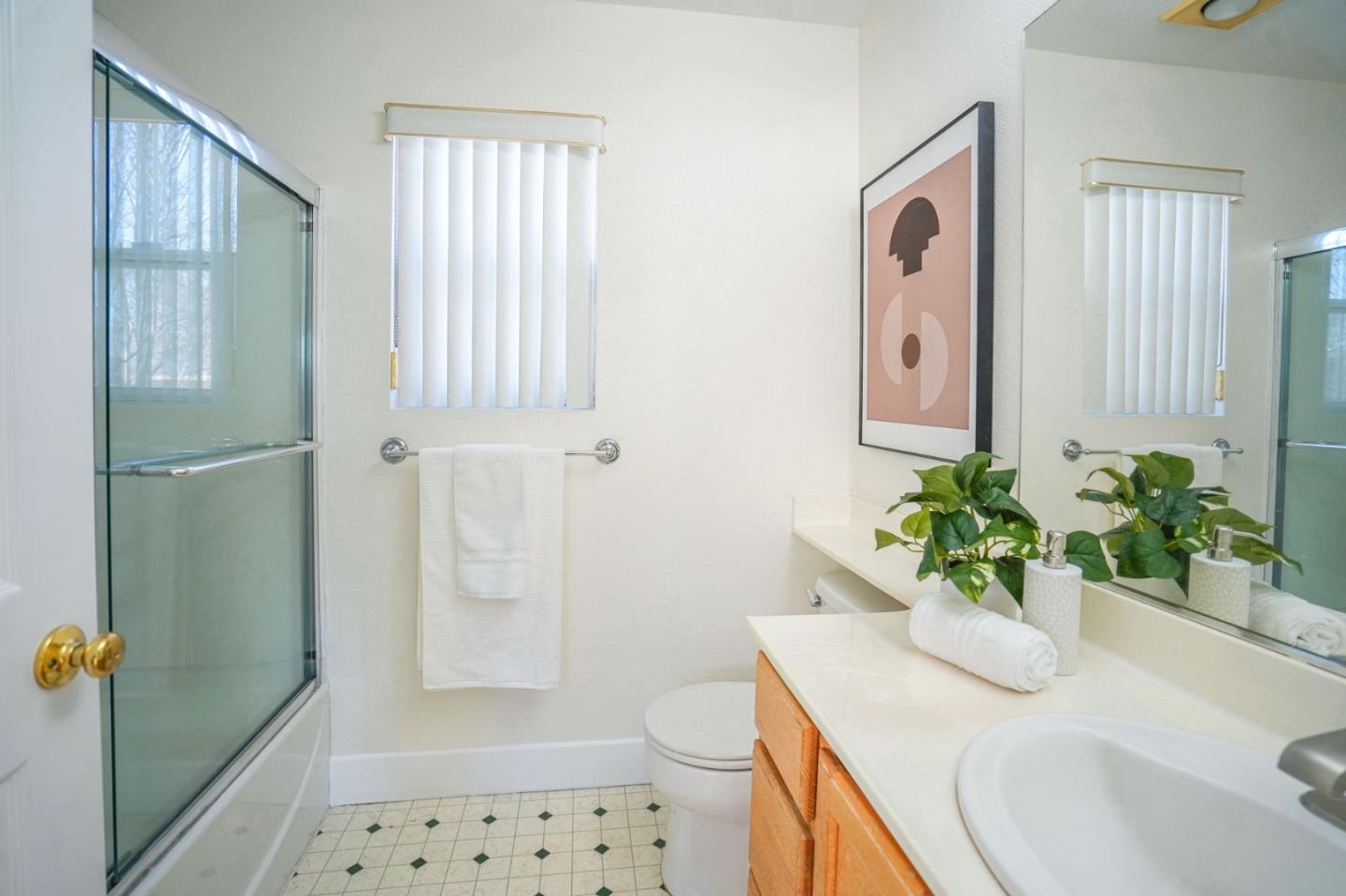 Detail Gallery Image 24 of 41 For 2299 Woodset Dr, San Jose,  CA 95116 - 3 Beds | 2/1 Baths