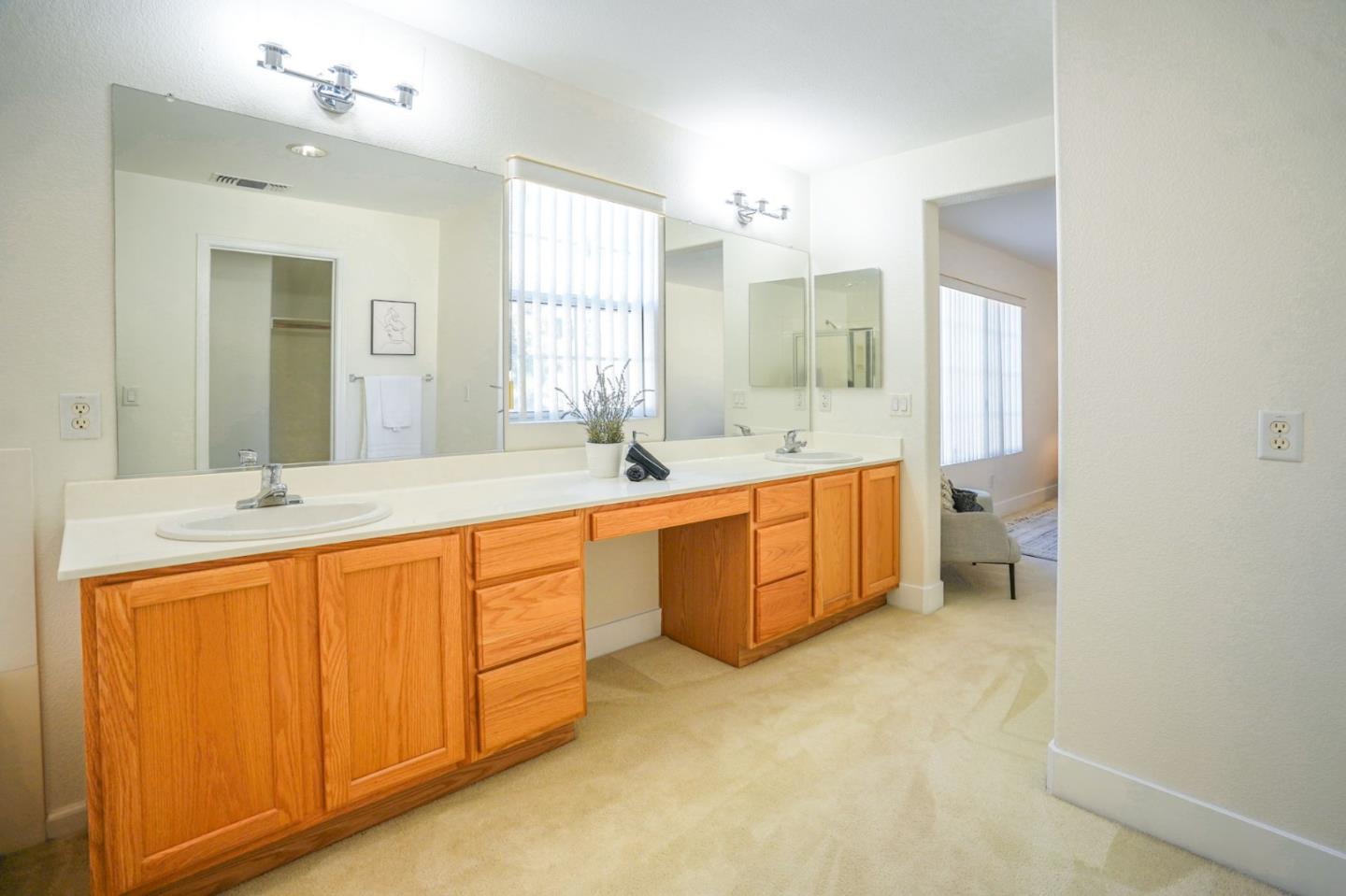 Detail Gallery Image 34 of 41 For 2299 Woodset Dr, San Jose,  CA 95116 - 3 Beds | 2/1 Baths