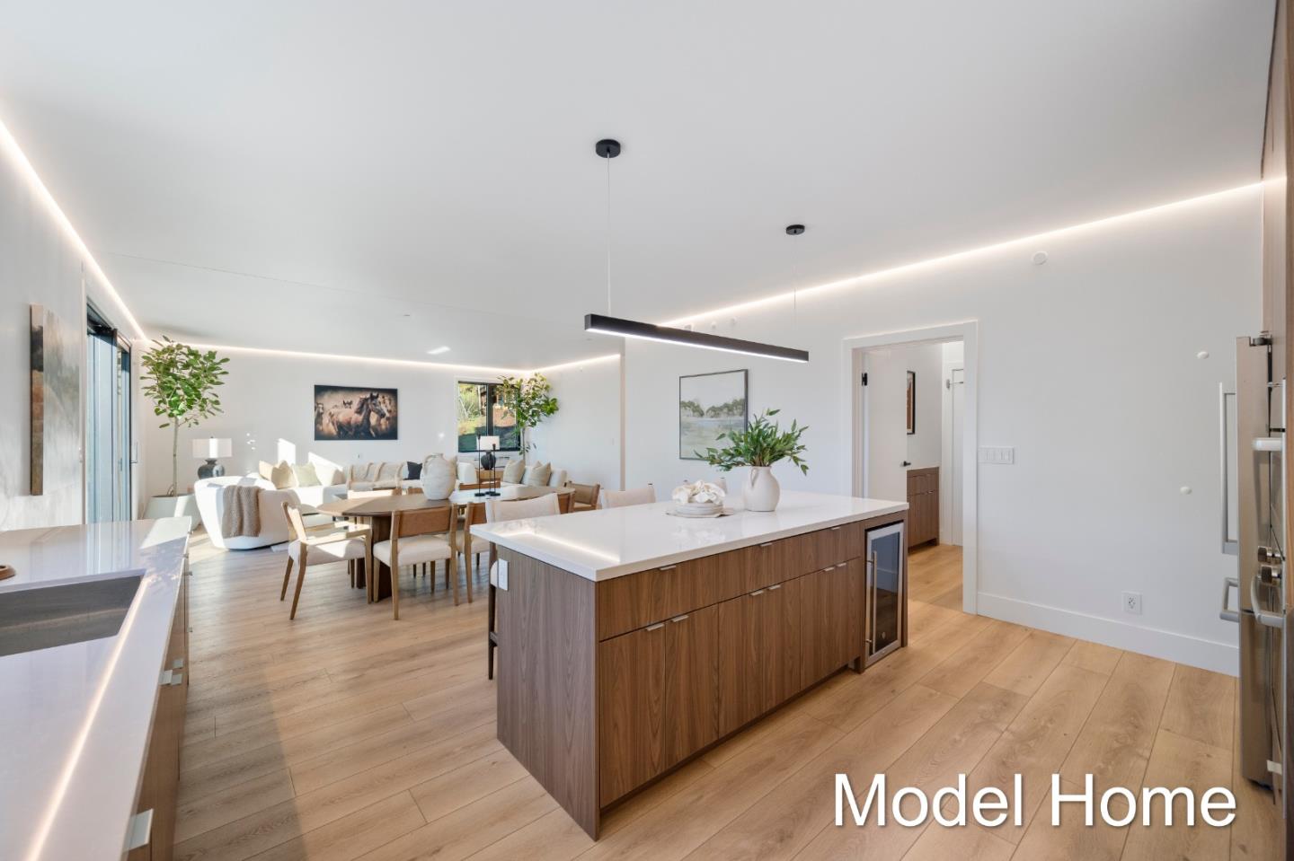 Detail Gallery Image 4 of 25 For 2652 Orinda Dr, San Jose,  CA 95121 - 5 Beds | 3/1 Baths