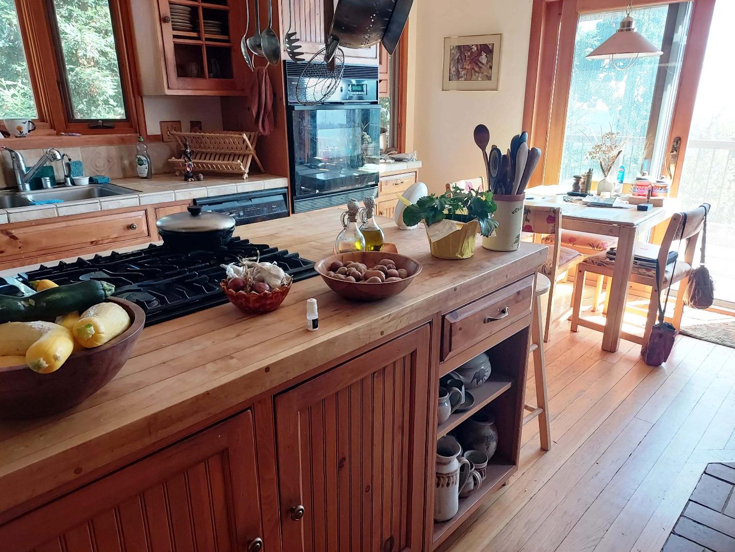 Detail Gallery Image 10 of 40 For 1495 Don's Rd, Boulder Creek,  CA 95006 - 2 Beds | 2 Baths