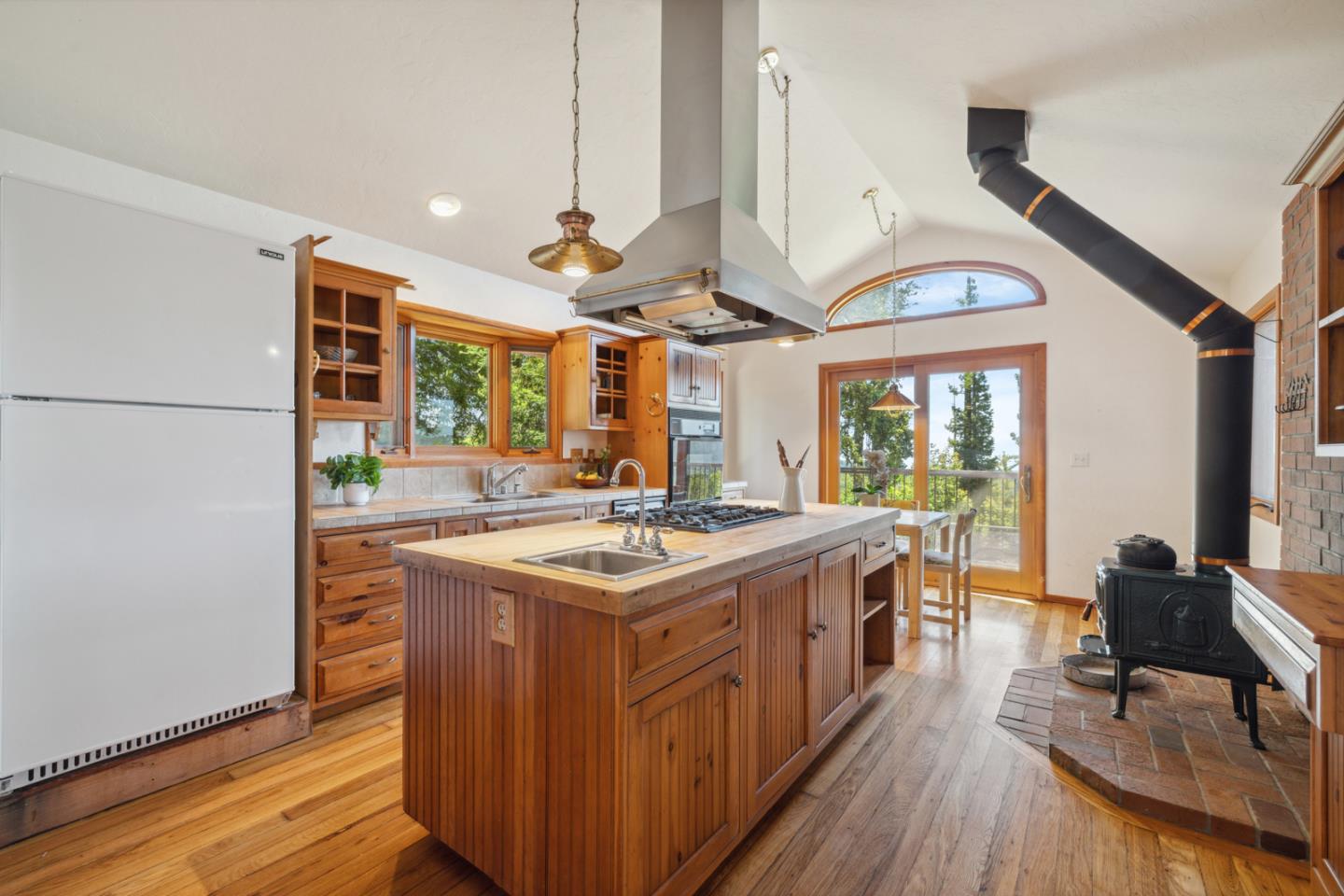 Detail Gallery Image 9 of 40 For 1495 Don's Rd, Boulder Creek,  CA 95006 - 2 Beds | 2 Baths