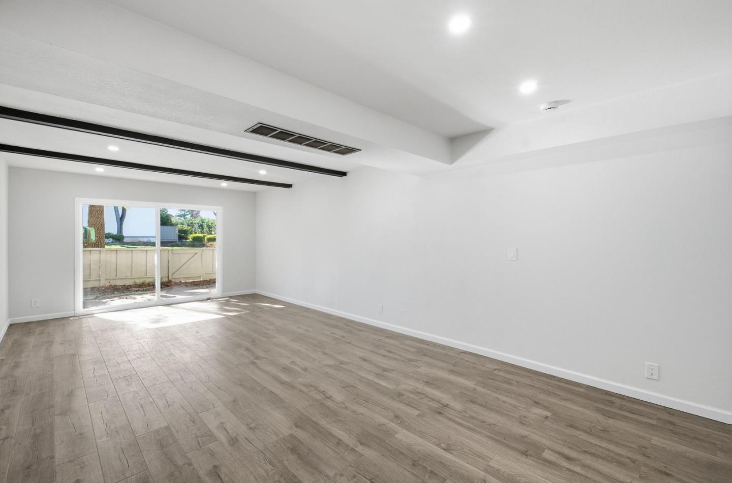 Photo #4: ML82031373 Listing: Photo #4