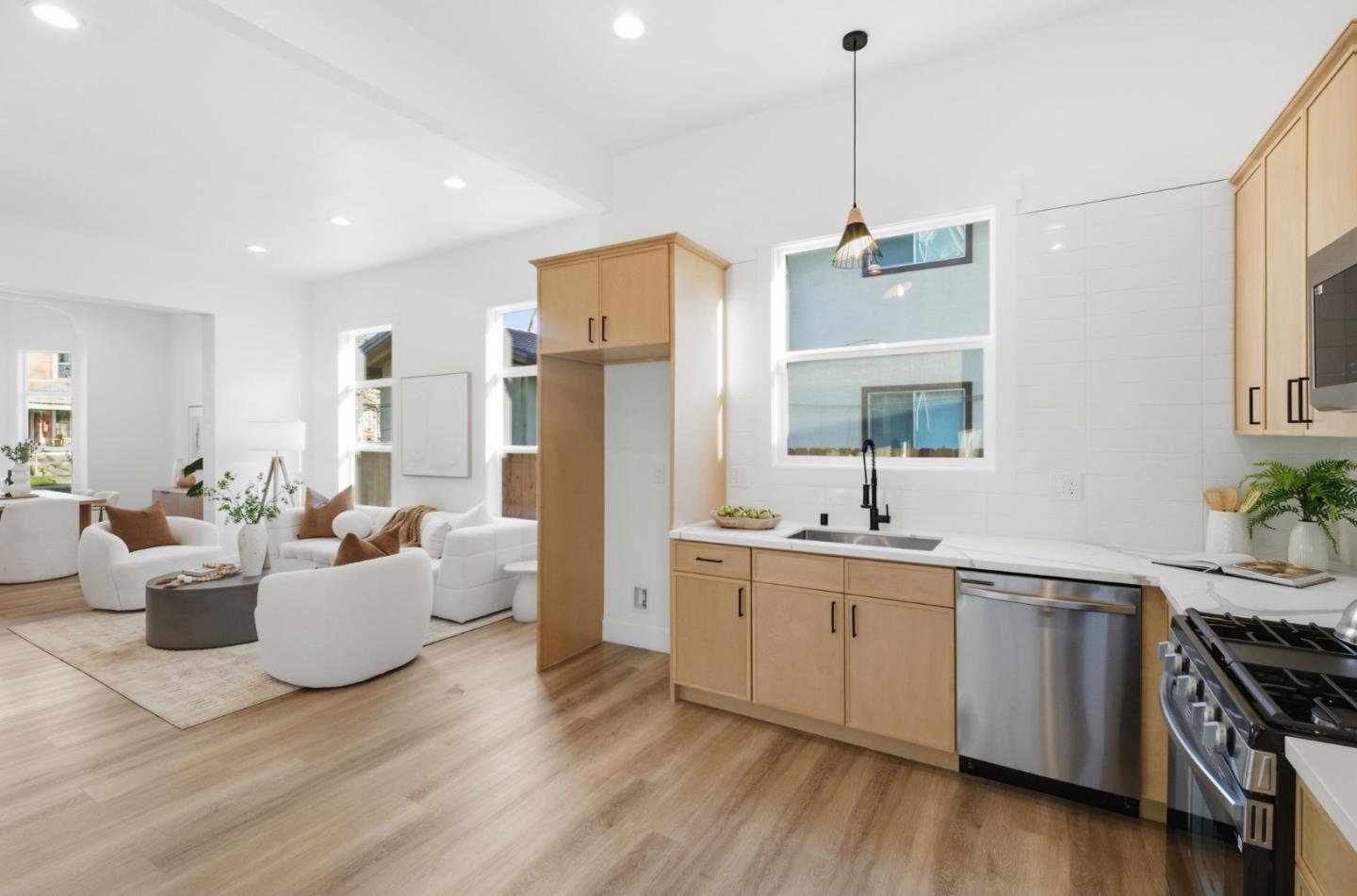 Detail Gallery Image 11 of 58 For 89 N 9th St, San Jose,  CA 95112 - 4 Beds | 2 Baths