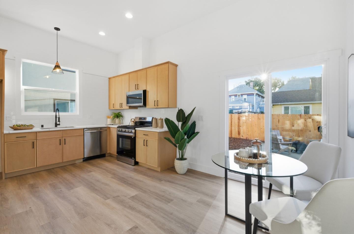 Detail Gallery Image 12 of 58 For 89 N 9th St, San Jose,  CA 95112 - 4 Beds | 2 Baths