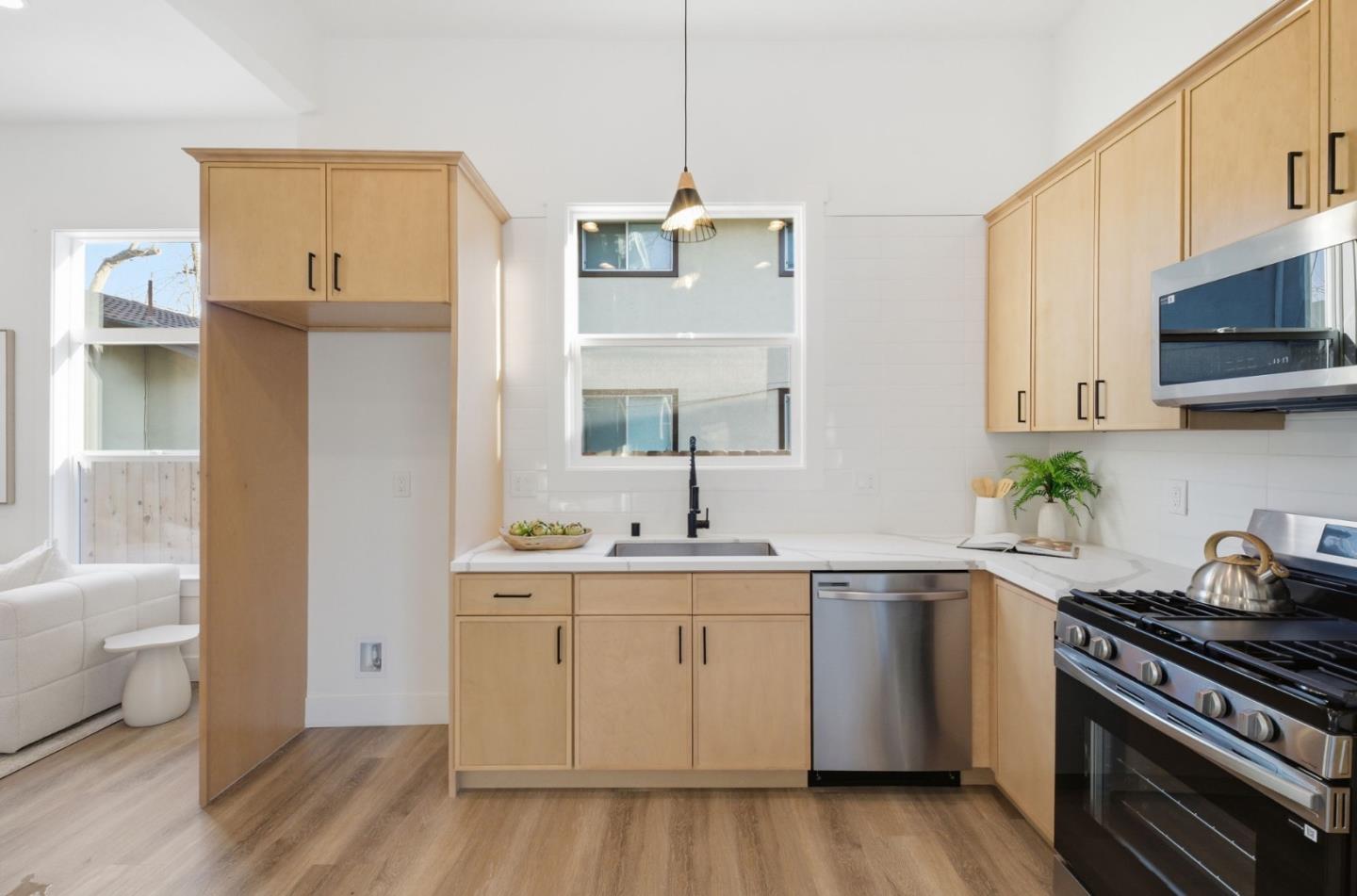 Detail Gallery Image 13 of 58 For 89 N 9th St, San Jose,  CA 95112 - 4 Beds | 2 Baths