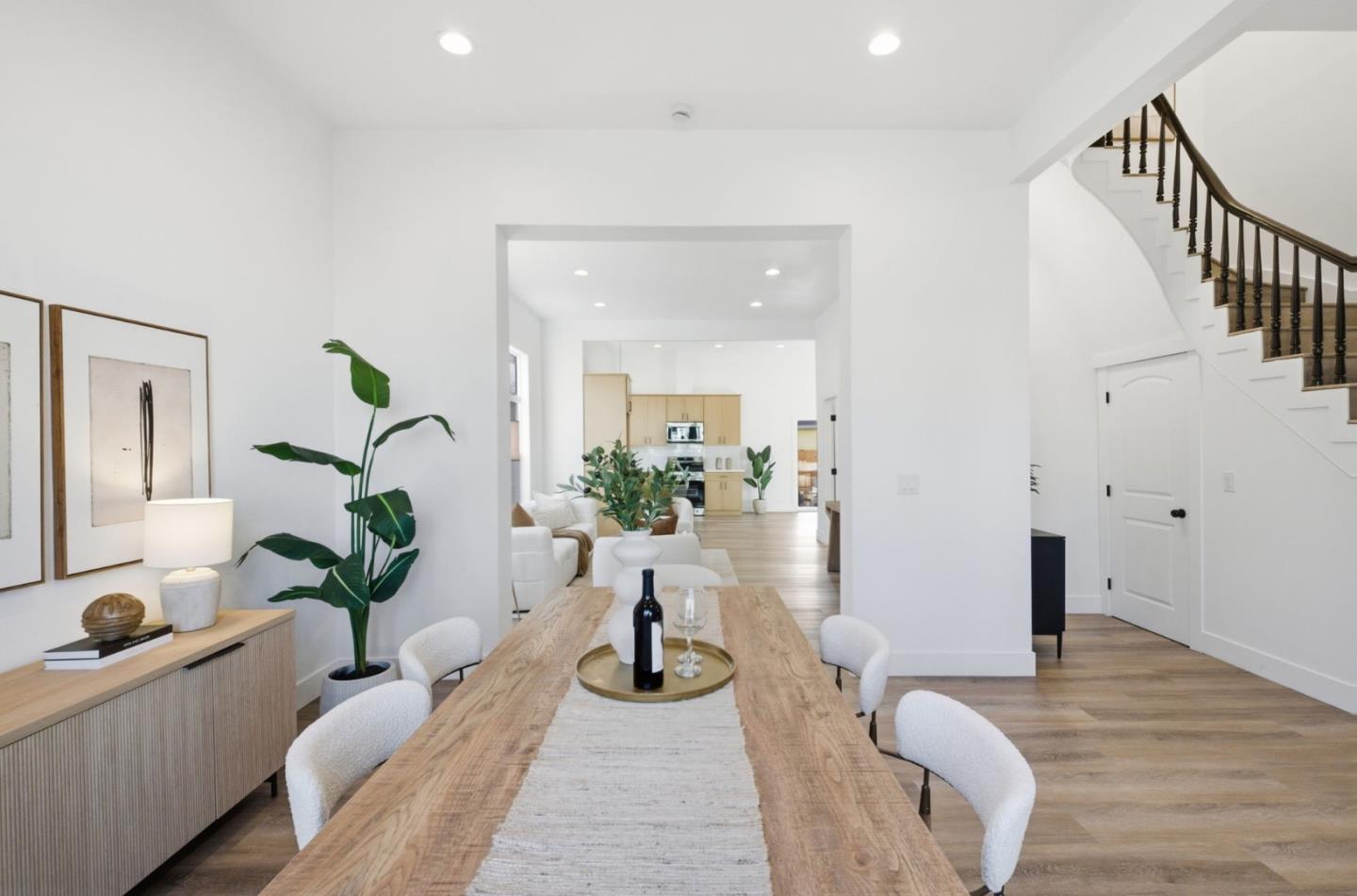 Detail Gallery Image 4 of 58 For 89 N 9th St, San Jose,  CA 95112 - 4 Beds | 2 Baths