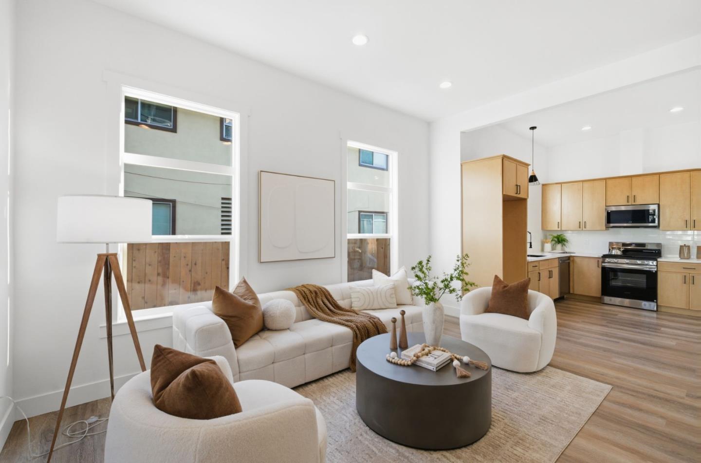 Detail Gallery Image 7 of 58 For 89 N 9th St, San Jose,  CA 95112 - 4 Beds | 2 Baths