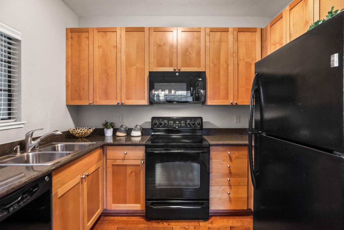 Detail Gallery Image 9 of 30 For 306 S Overlook Dr, San Ramon,  CA 94582 - 1 Beds | 1 Baths