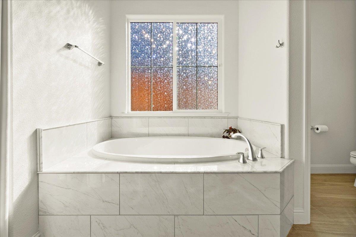 Detail Gallery Image 13 of 35 For 499 Bonte Ct, Marina,  CA 93933 - 5 Beds | 2/1 Baths