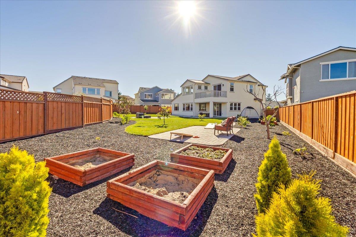 Detail Gallery Image 28 of 35 For 499 Bonte Ct, Marina,  CA 93933 - 5 Beds | 2/1 Baths