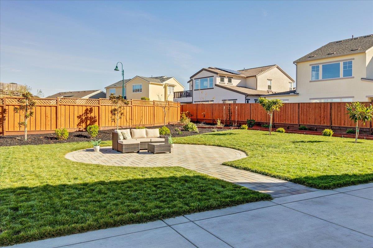 Detail Gallery Image 3 of 35 For 499 Bonte Ct, Marina,  CA 93933 - 5 Beds | 2/1 Baths