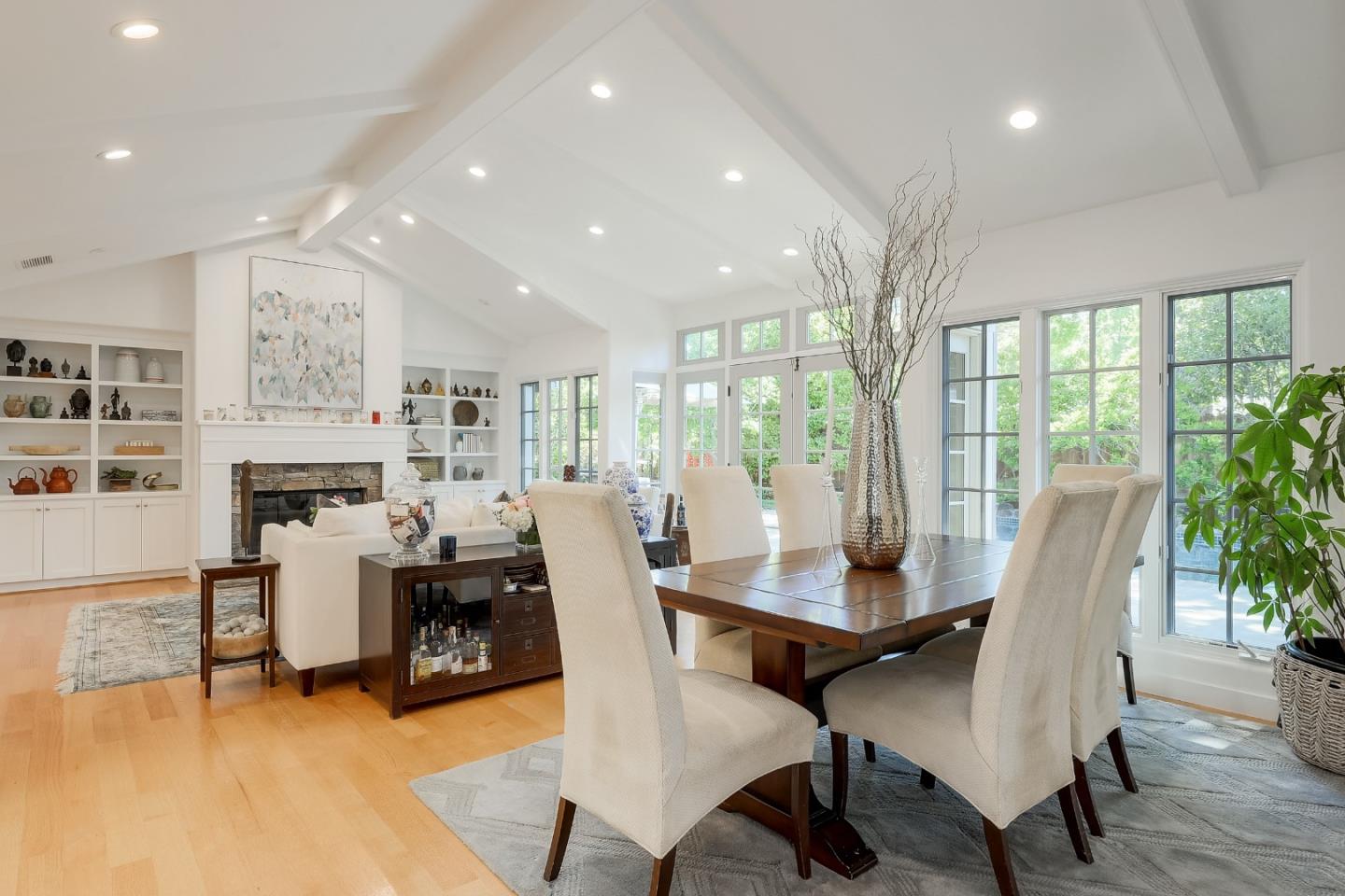 Detail Gallery Image 12 of 37 For 1003 Olive St, Menlo Park,  CA 94025 - 4 Beds | 3/1 Baths