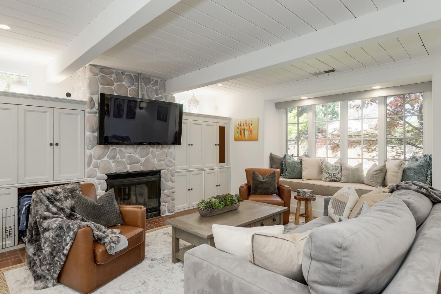 Detail Gallery Image 14 of 37 For 1003 Olive St, Menlo Park,  CA 94025 - 4 Beds | 3/1 Baths