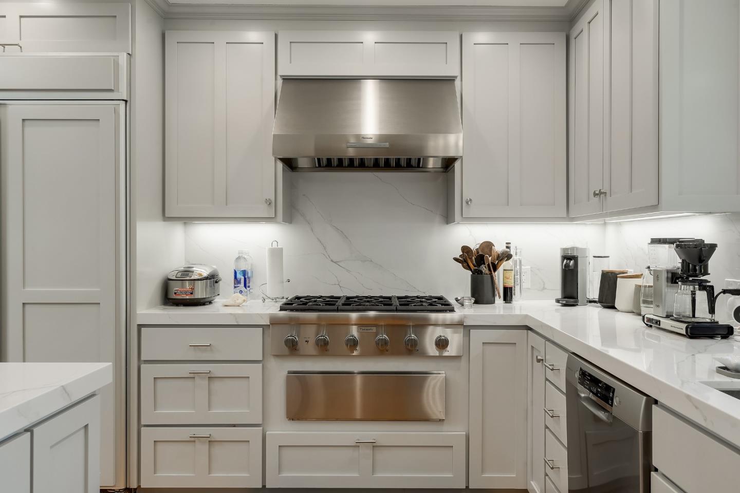 Detail Gallery Image 15 of 37 For 1003 Olive St, Menlo Park,  CA 94025 - 4 Beds | 3/1 Baths