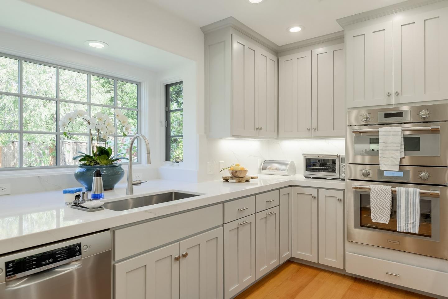 Detail Gallery Image 17 of 37 For 1003 Olive St, Menlo Park,  CA 94025 - 4 Beds | 3/1 Baths