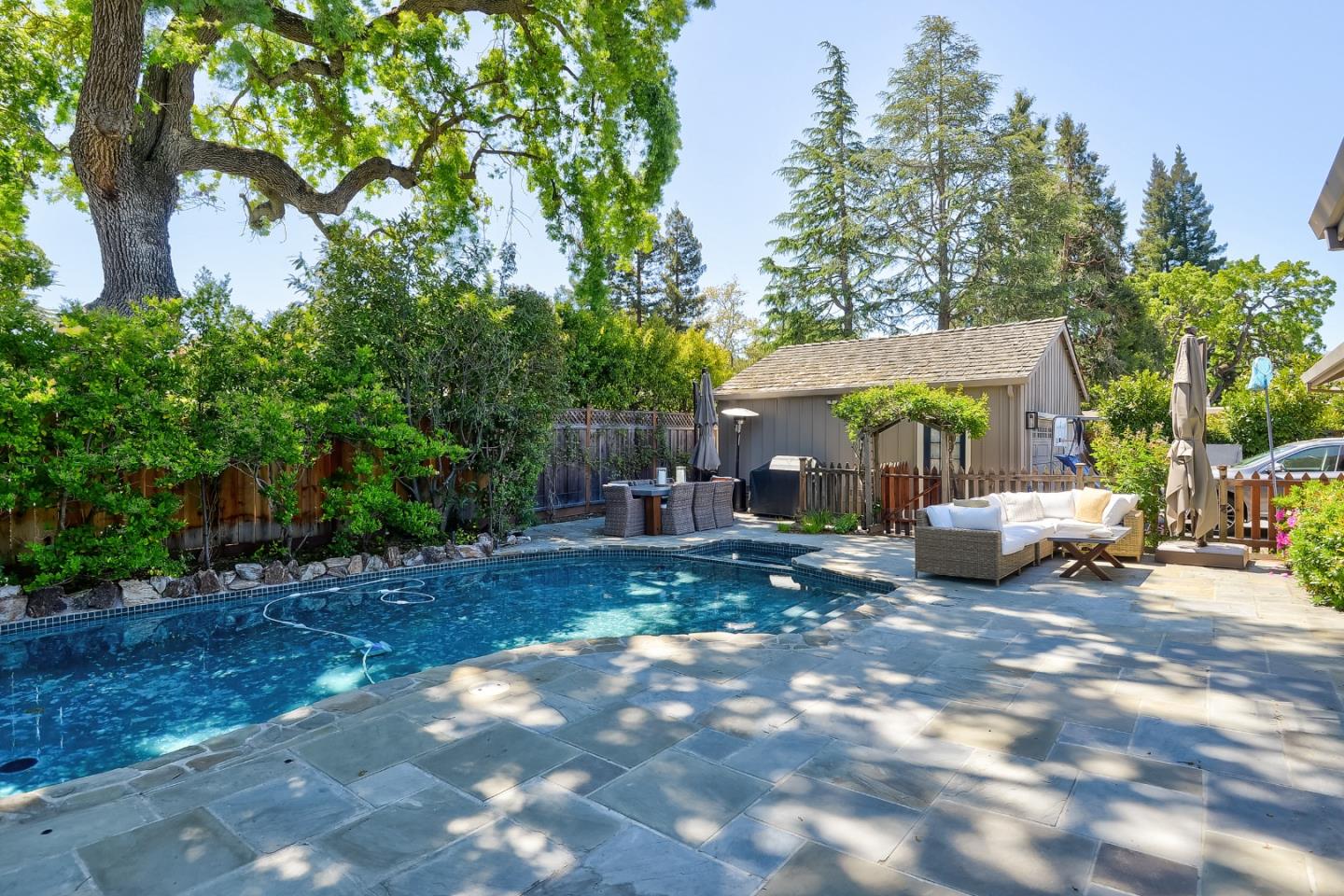 Detail Gallery Image 32 of 37 For 1003 Olive St, Menlo Park,  CA 94025 - 4 Beds | 3/1 Baths