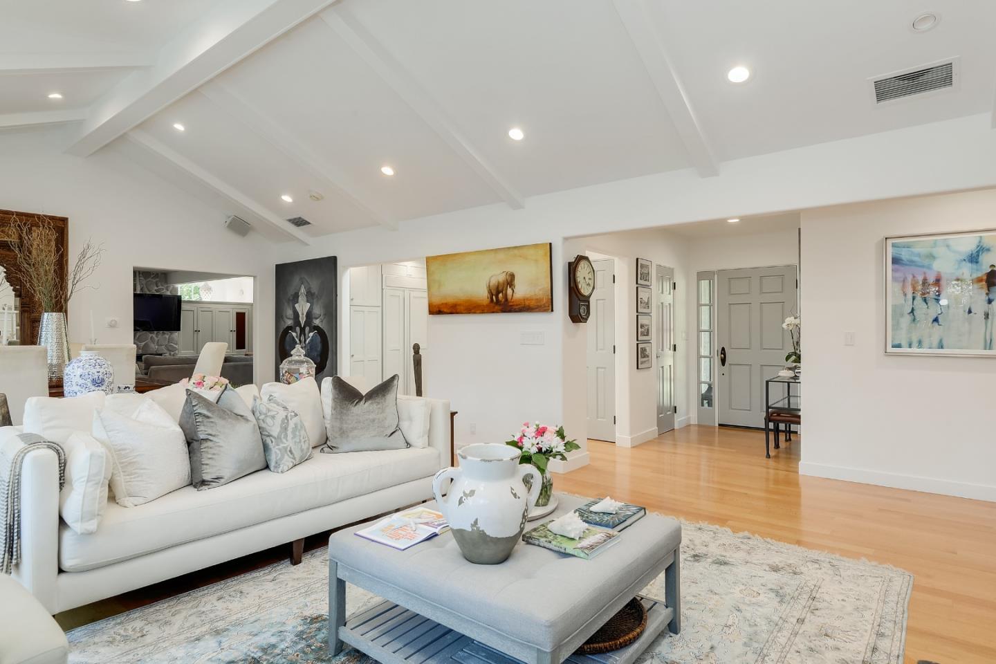 Detail Gallery Image 7 of 37 For 1003 Olive St, Menlo Park,  CA 94025 - 4 Beds | 3/1 Baths