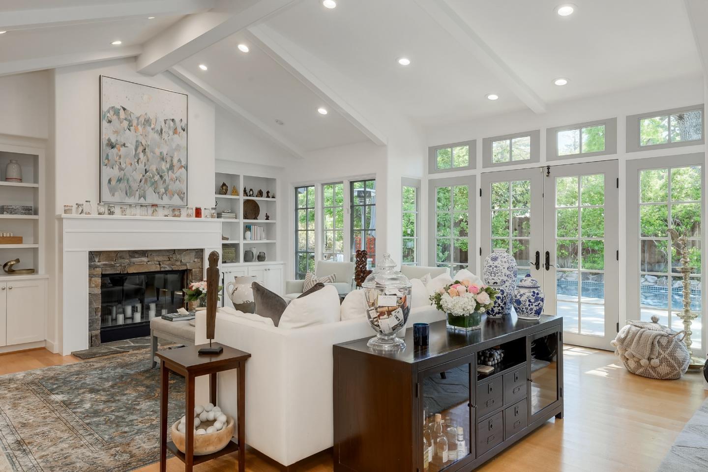 Detail Gallery Image 9 of 37 For 1003 Olive St, Menlo Park,  CA 94025 - 4 Beds | 3/1 Baths