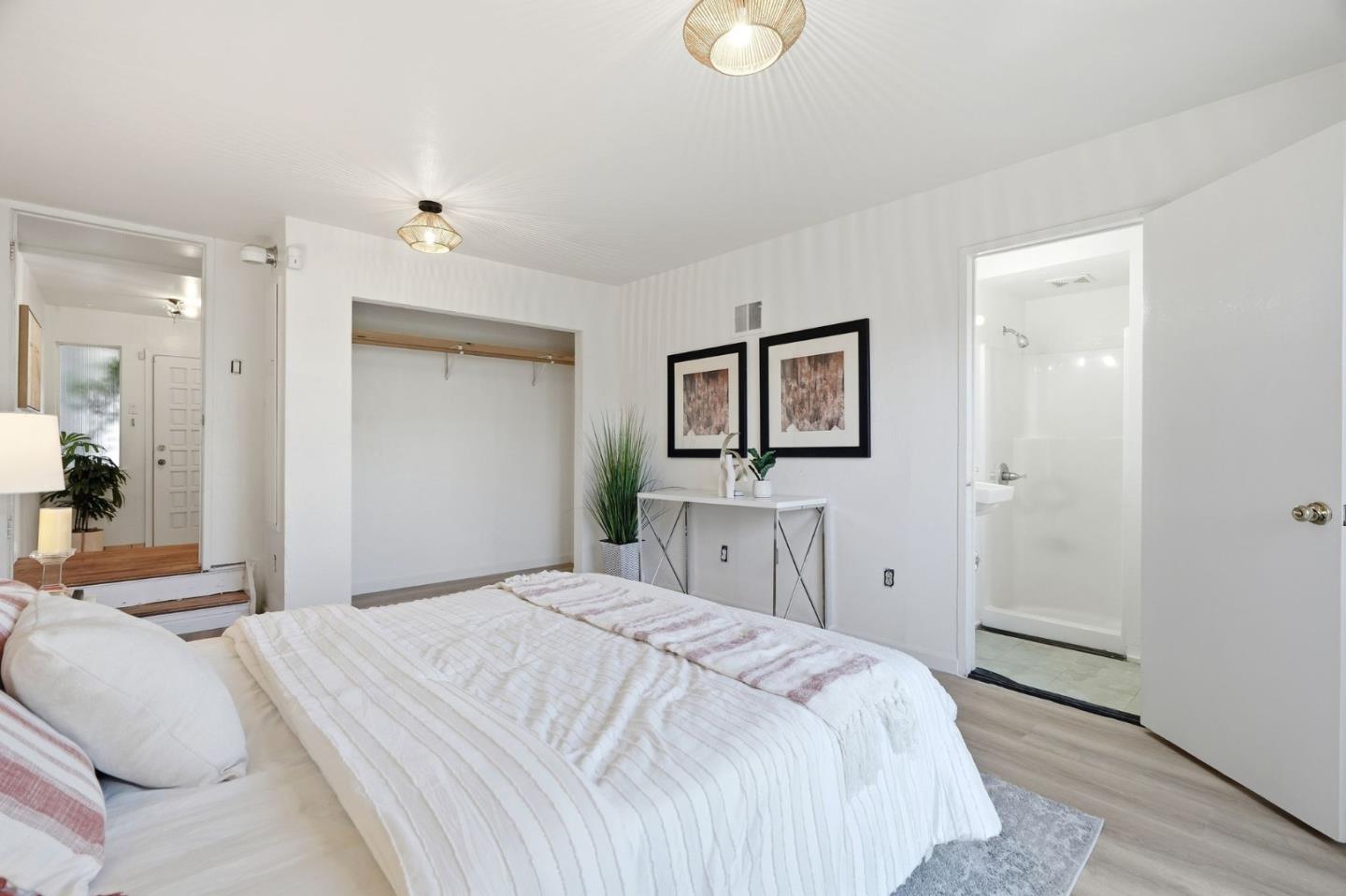 Detail Gallery Image 6 of 46 For 35 Macedonia St, San Francisco,  CA 94110 - 2 Beds | 1 Baths