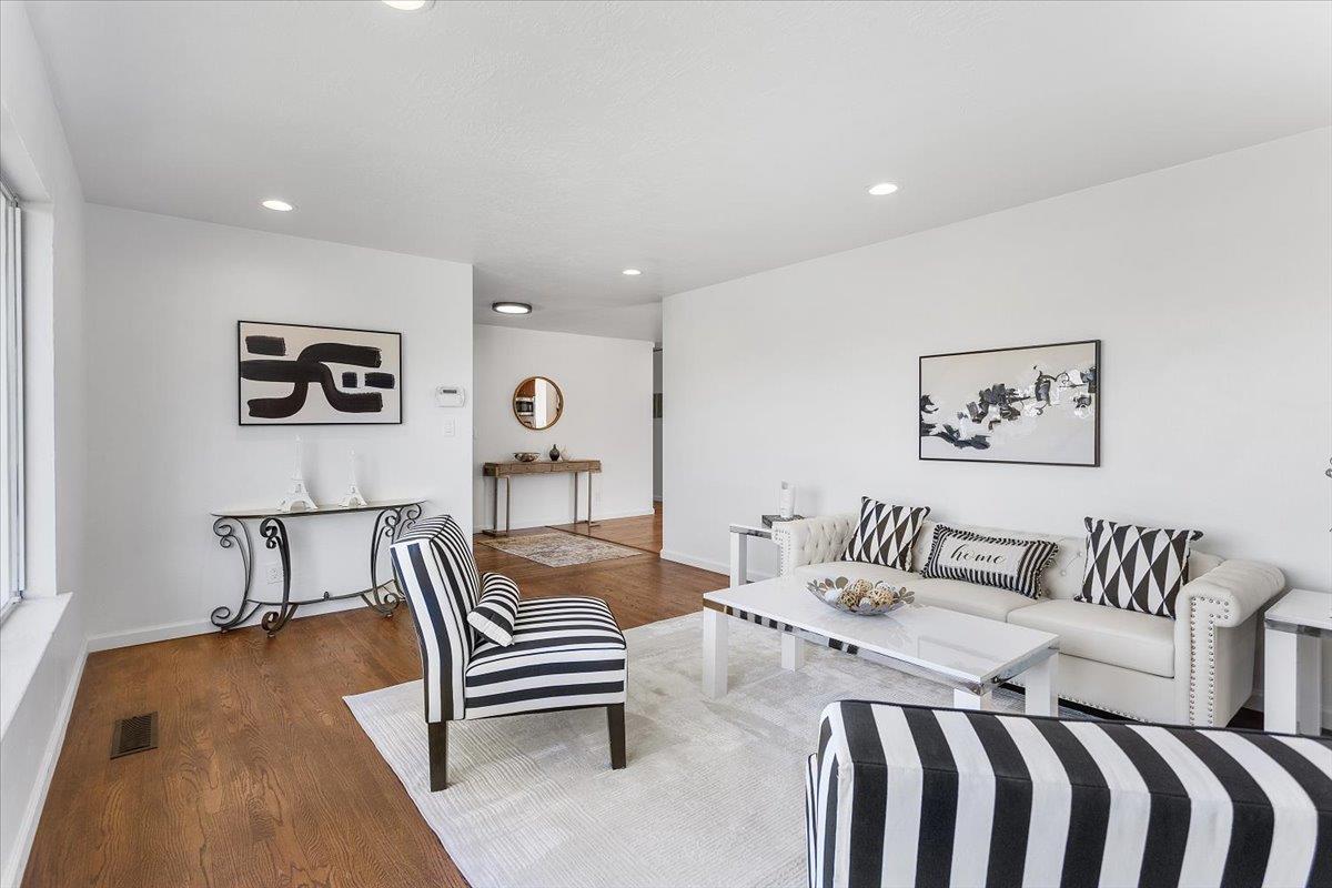 Detail Gallery Image 12 of 47 For 1012 Wilsham Dr, San Jose,  CA 95132 - 4 Beds | 2 Baths