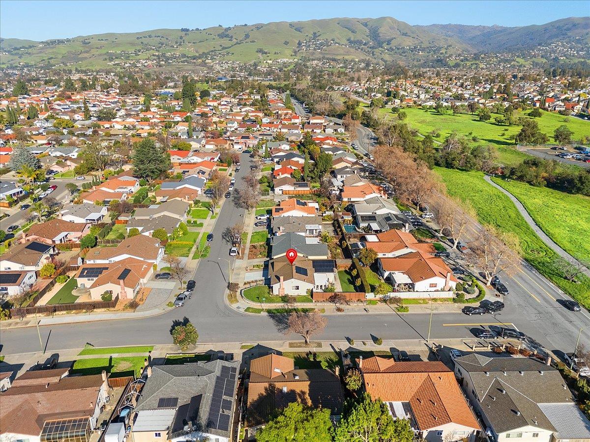 Detail Gallery Image 2 of 47 For 1012 Wilsham Dr, San Jose,  CA 95132 - 4 Beds | 2 Baths